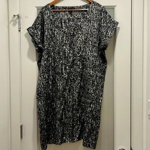Eileen Fisher EUC Dress black and white short office